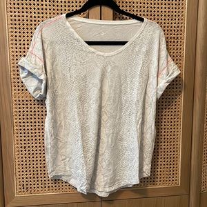 Lululemon white/grey/pink snake print short sleeve top (size 10)